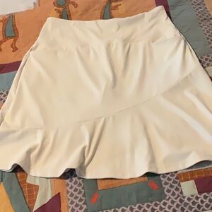 Gradual Athletic Elegant White Women's Skort/Skirt Size L ❤️